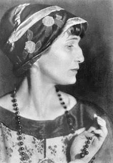 anna_akhmatova_1924-m_4712f