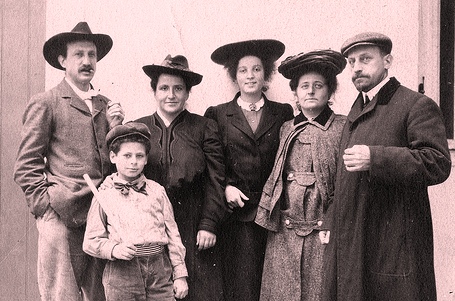 SteinFamilyParis1905