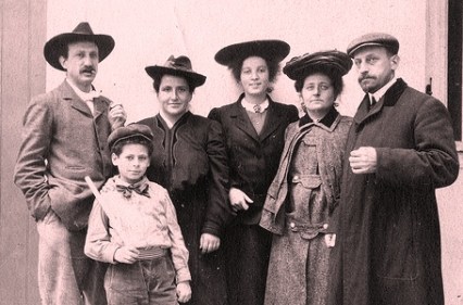 SteinFamilyParis1905