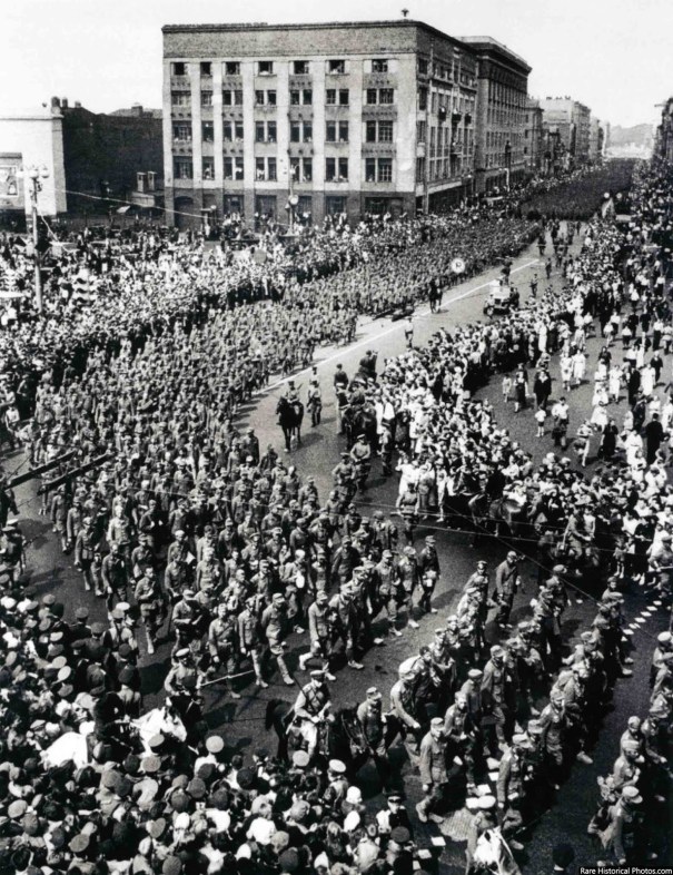 german_prisoners_parade_moscow_4