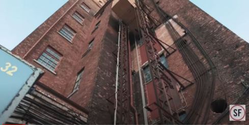 filo rosso inizio rivolta